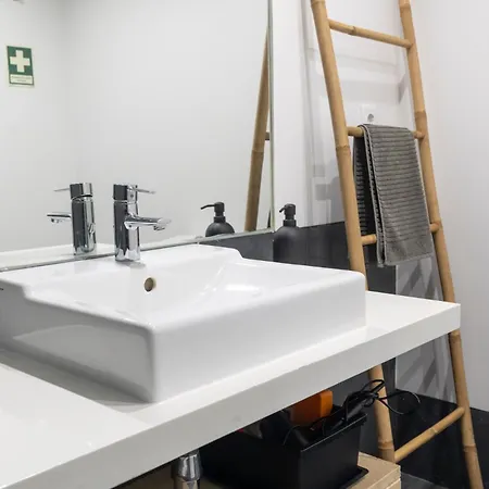 - Comfort & Style By The W/ Sea View Sesimbra